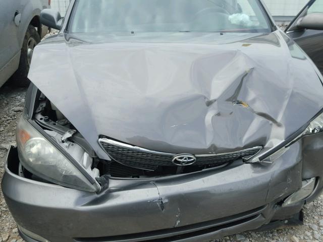 4T1BE32K92U605152 - 2002 TOYOTA CAMRY LE GRAY photo 7