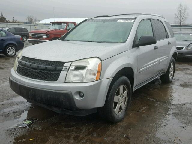 2CNDL23F956141874 - 2005 CHEVROLET EQUINOX LS SILVER photo 2