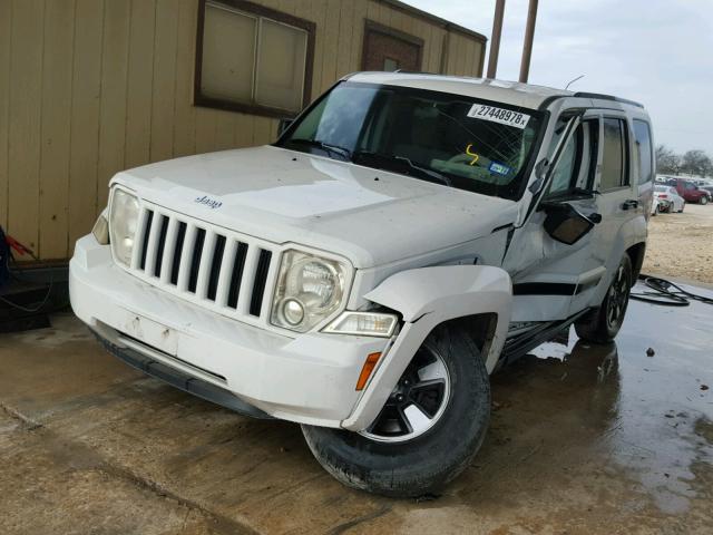 1J8GP28K18W137638 - 2008 JEEP LIBERTY SP WHITE photo 2