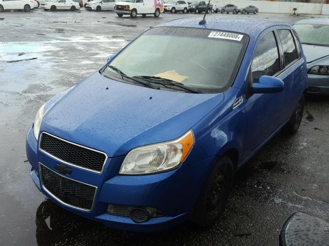 KL1TD6DE0AB125328 - 2010 CHEVROLET AVEO LS BLUE photo 2