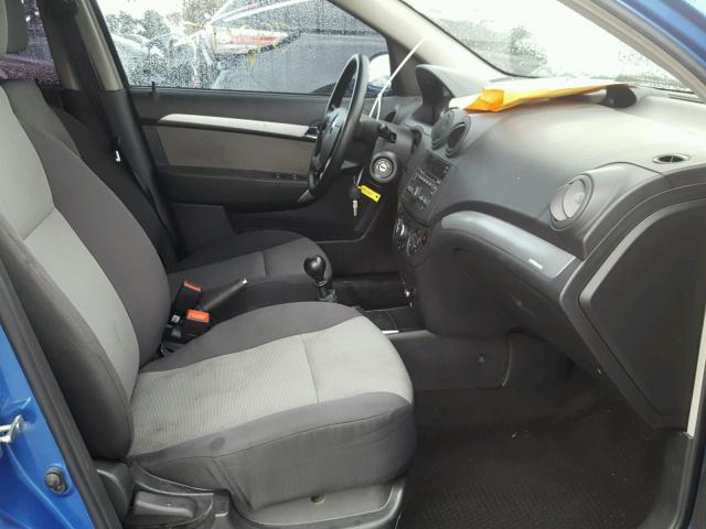 KL1TD6DE0AB125328 - 2010 CHEVROLET AVEO LS BLUE photo 5