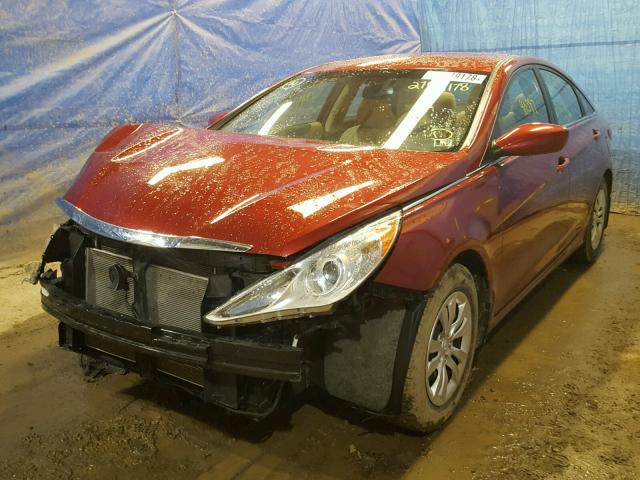 5NPEB4AC9DH514843 - 2013 HYUNDAI SONATA GLS RED photo 2