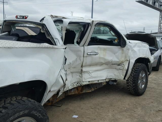 3GTP2VE75CG175369 - 2012 GMC SIERRA K15 WHITE photo 9