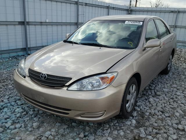 4T1BE30K62U608898 - 2002 TOYOTA CAMRY LE BEIGE photo 2