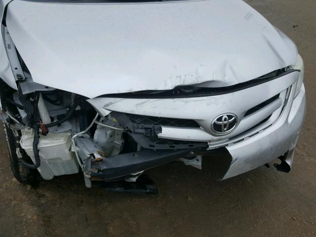 2T1BU4EE2BC544906 - 2011 TOYOTA COROLLA BA SILVER photo 9