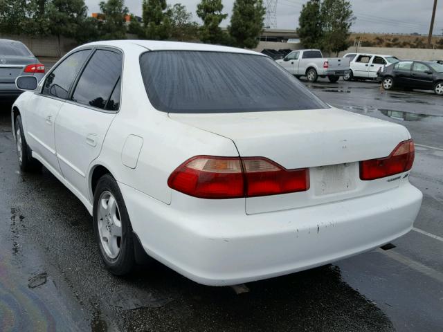 1HGCG1656YA050040 - 2000 HONDA ACCORD EX WHITE photo 3