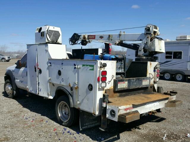 1FDAF56P47EA82909 - 2007 FORD F550 SUPER WHITE photo 3