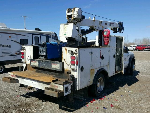 1FDAF56P47EA82909 - 2007 FORD F550 SUPER WHITE photo 4