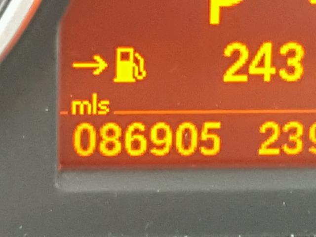 WBAPN7C55BA948694 - 2011 BMW 335 D WHITE photo 8