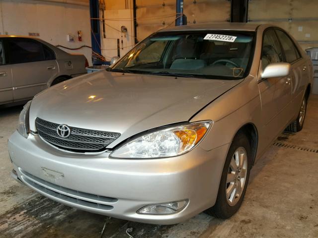 4T1BE32K04U826626 - 2004 TOYOTA CAMRY LE SILVER photo 2