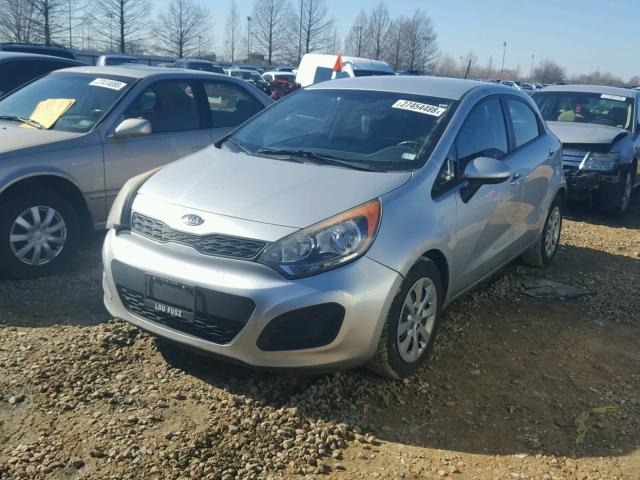 KNADM5A32C6068410 - 2012 KIA RIO LX Արծաթագույն լուսանկար 2