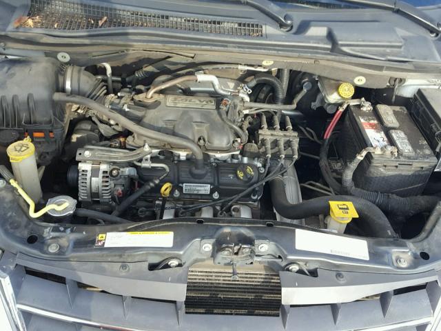 2A8HR54P28R644705 - 2008 CHRYSLER TOWN & COU SILVER photo 7