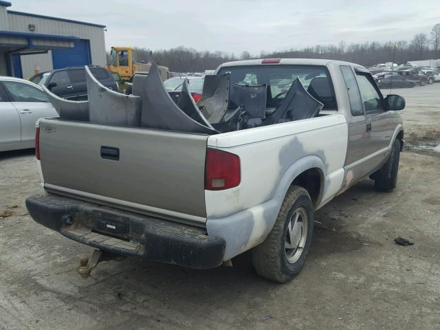 1GCDT19WX28227156 - 2002 CHEVROLET S TRUCK S1 SILVER photo 4