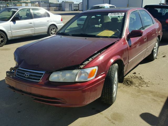 JT2BF28K7Y0286989 - 2000 TOYOTA CAMRY LE RED photo 2