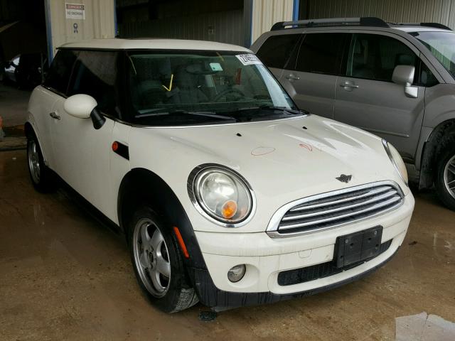 WMWMF33557TU63556 - 2007 MINI COOPER WHITE photo 1