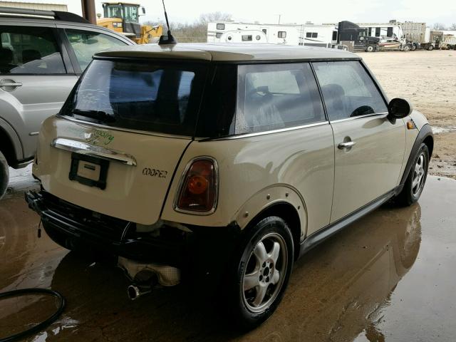 WMWMF33557TU63556 - 2007 MINI COOPER WHITE photo 4