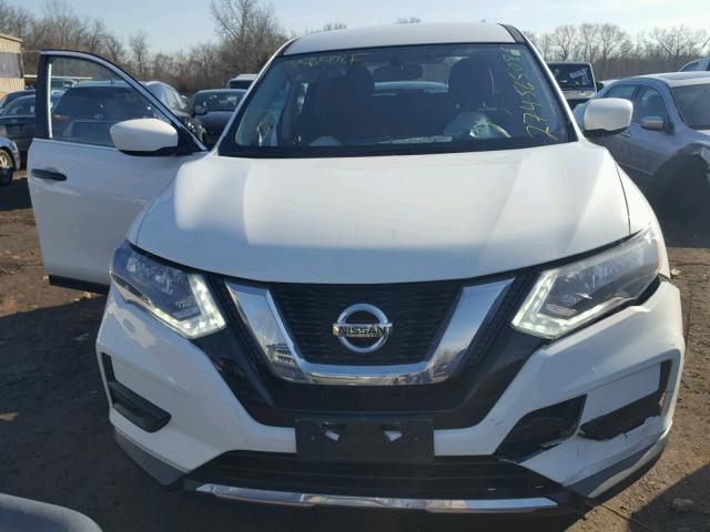 KNMAT2MV2HP562448 - 2017 NISSAN ROGUE S WHITE photo 9