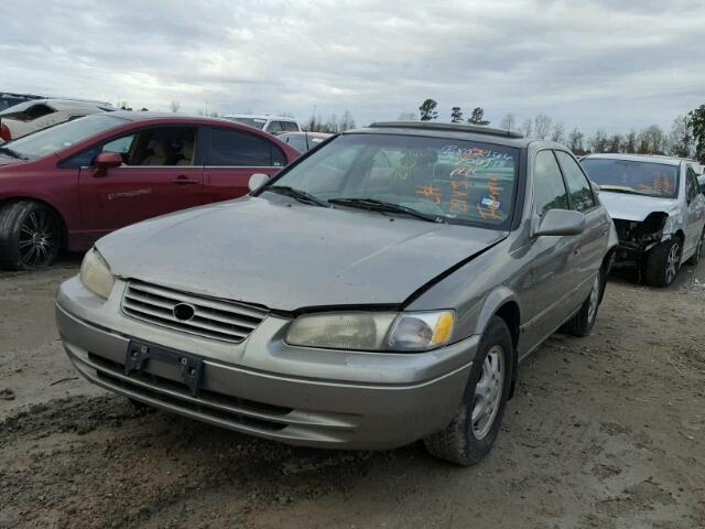 4T1BG22K9VU124455 - 1997 TOYOTA CAMRY CE GRAY photo 2