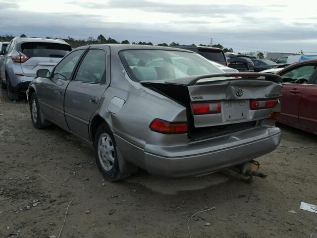 4T1BG22K9VU124455 - 1997 TOYOTA CAMRY CE GRAY photo 3