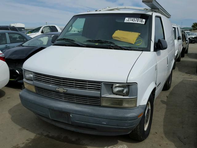 1GCDM19W9WB193216 - 1998 CHEVROLET ASTRO WHITE photo 2