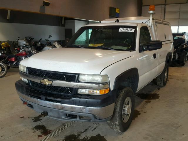 1GCHK24U01E243396 - 2001 CHEVROLET SILVERADO WHITE photo 2