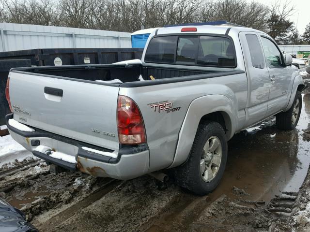 5TEUU42N05Z121043 - 2005 TOYOTA TACOMA ACC SILVER photo 4