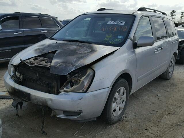 KNDMB233986221201 - 2008 KIA SEDONA EX SILVER photo 2