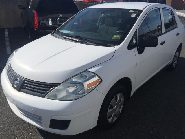 3N1CC1AP1AL381841 - 2010 NISSAN VERSA S WHITE photo 1