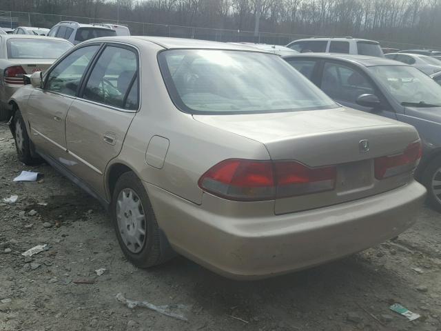 1HGCG56401A027034 - 2001 HONDA ACCORD LX GOLD photo 3