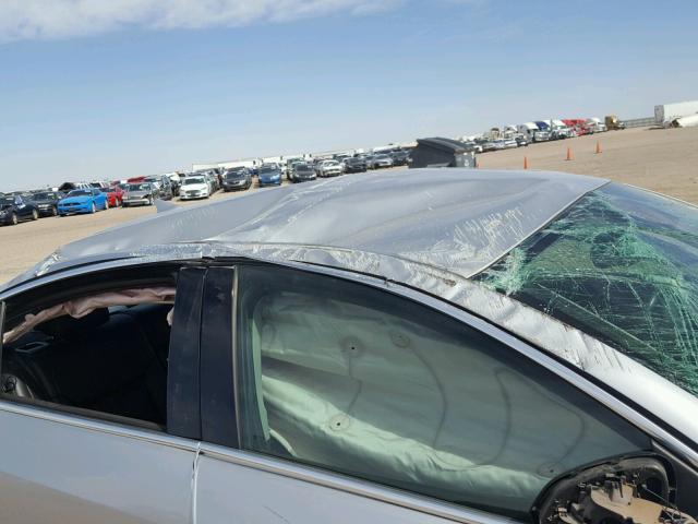 2G4GR5EKXC9109079 - 2012 BUICK REGAL SILVER photo 9