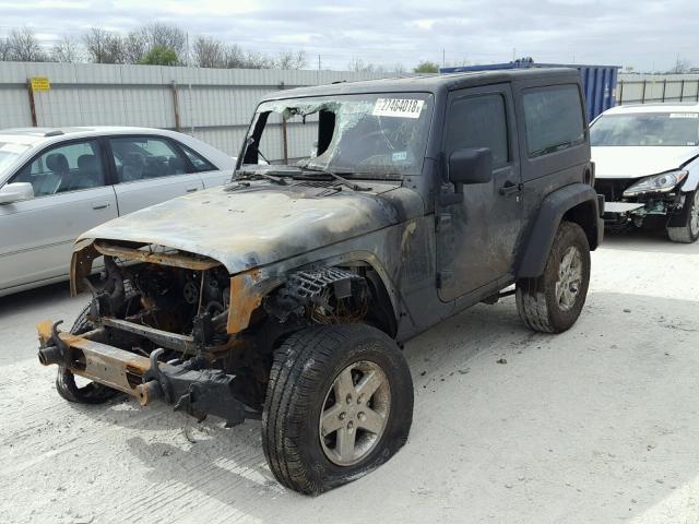 1C4AJWAG3GL287620 - 2016 JEEP WRANGLER S BLACK photo 2