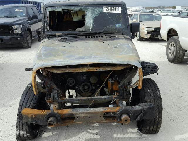 1C4AJWAG3GL287620 - 2016 JEEP WRANGLER S BLACK photo 9