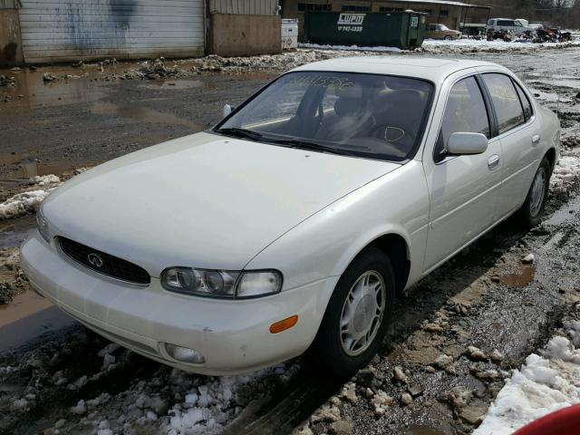 JNKAY21D0SM214684 - 1995 INFINITI J30 WHITE photo 2