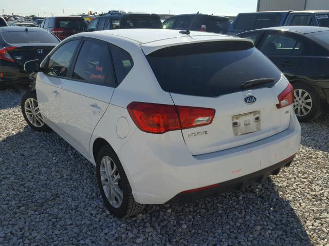 KNAFU5A24B5319805 - 2011 KIA FORTE EX WHITE photo 3