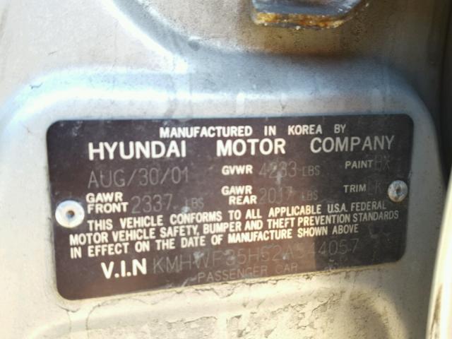 KMHWF35H52A544057 - 2002 HYUNDAI SONATA GLS SILVER photo 10