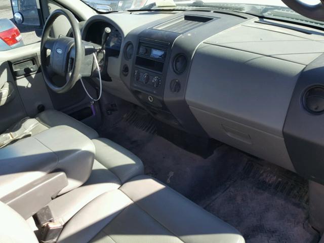 1FTRF12W35NA99050 - 2005 FORD F150 Белый фото 9