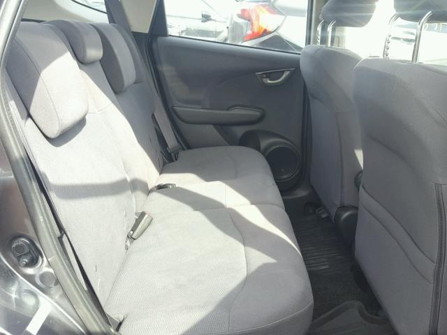 JHMGE8H36DC064026 - 2013 HONDA FIT GRAY photo 6