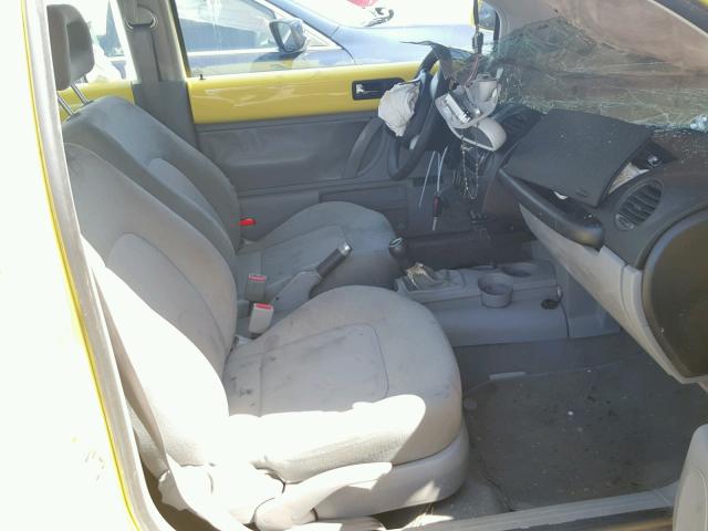 3VWCC21C4XM426724 - 1999 VOLKSWAGEN NEW BEETLE 黄色 照片 5