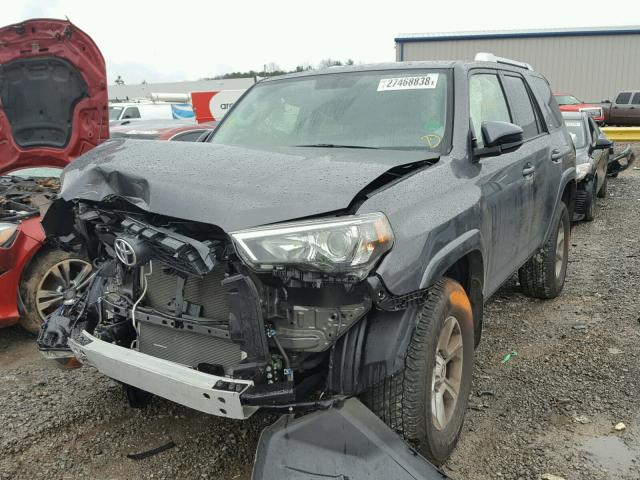 JTEBU5JR7G5389008 - 2016 TOYOTA 4RUNNER SR GRAY photo 2