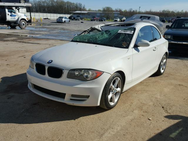 WBAUP73509VK75930 - 2009 BMW 128 I WHITE photo 2