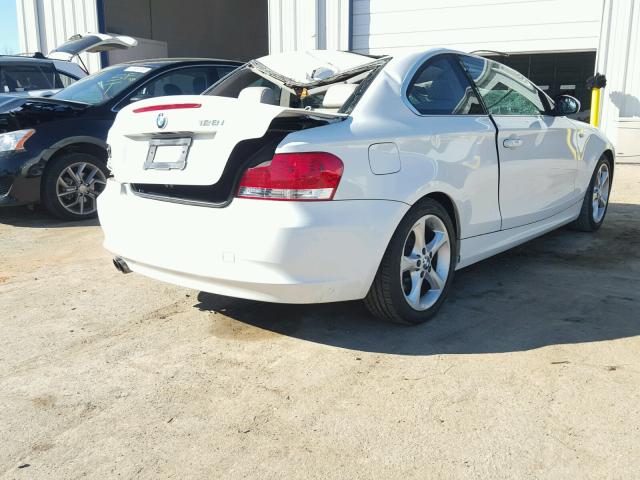 WBAUP73509VK75930 - 2009 BMW 128 I WHITE photo 4