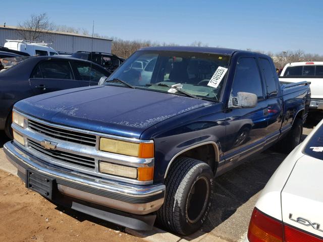 2GCEC19R9T1107688 - 1996 CHEVROLET GMT-400 C1 BLUE photo 2