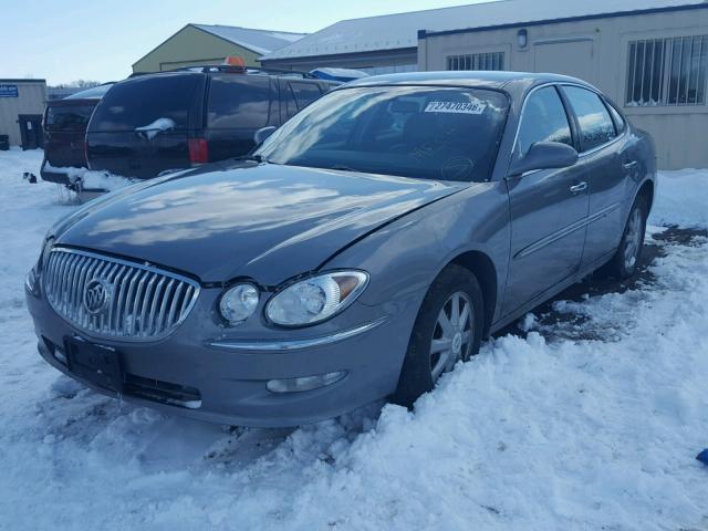 2G4WD582281295325 - 2008 BUICK LACROSSE C SILVER photo 2