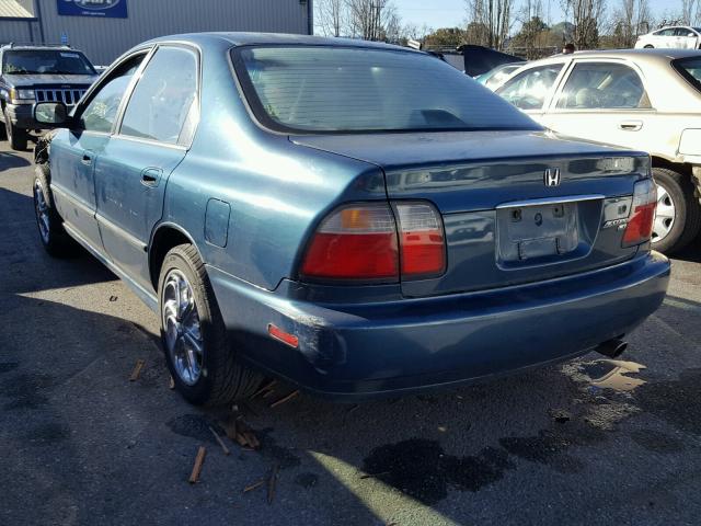 1HGCD5638VA271228 - 1997 HONDA ACCORD LX GREEN photo 3