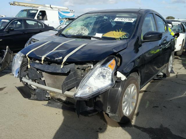 3N1CN7AP3HL816561 - 2017 NISSAN VERSA S BLACK photo 2