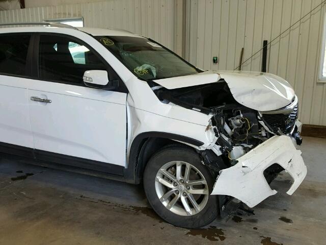 5XYKT4A65FG623806 - 2015 KIA SORENTO LX WHITE photo 9