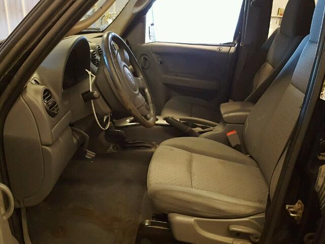 1J4GL38K05W726422 - 2005 JEEP LIBERTY RE BLACK photo 5