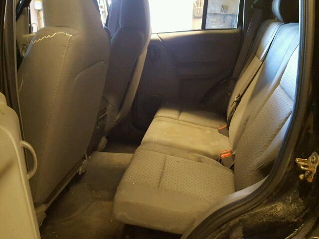 1J4GL38K05W726422 - 2005 JEEP LIBERTY RE BLACK photo 6