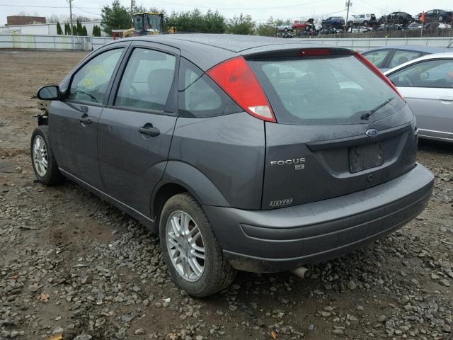 3FAHP37N45R114453 - 2005 FORD FOCUS ZX5 GRAY photo 3