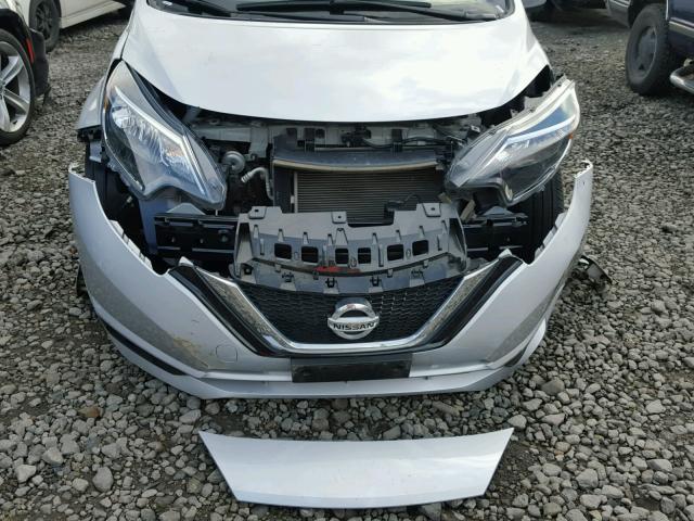 3N1CE2CP4HL361459 - 2017 NISSAN VERSA NOTE SILVER photo 9